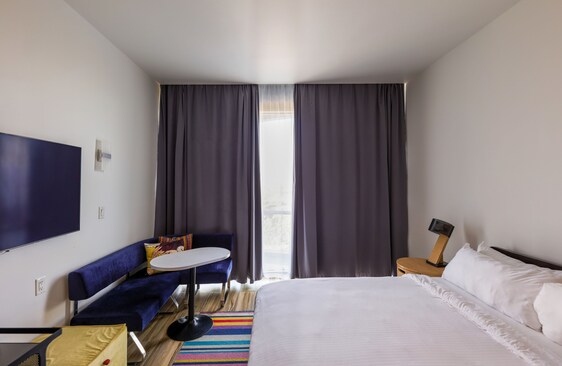 Aloft, Guest room, 1 King