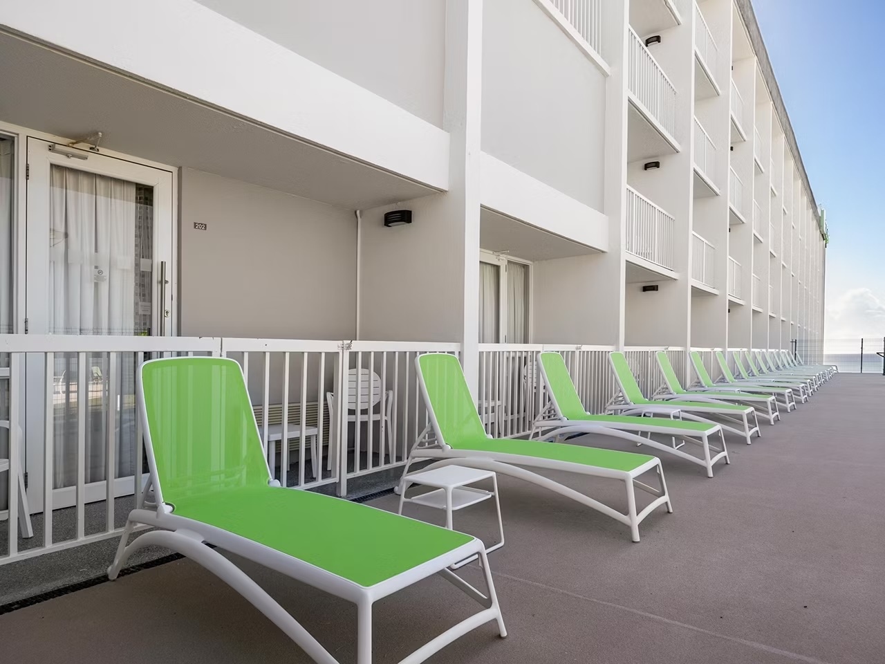 2 Queen Standard Pool Access